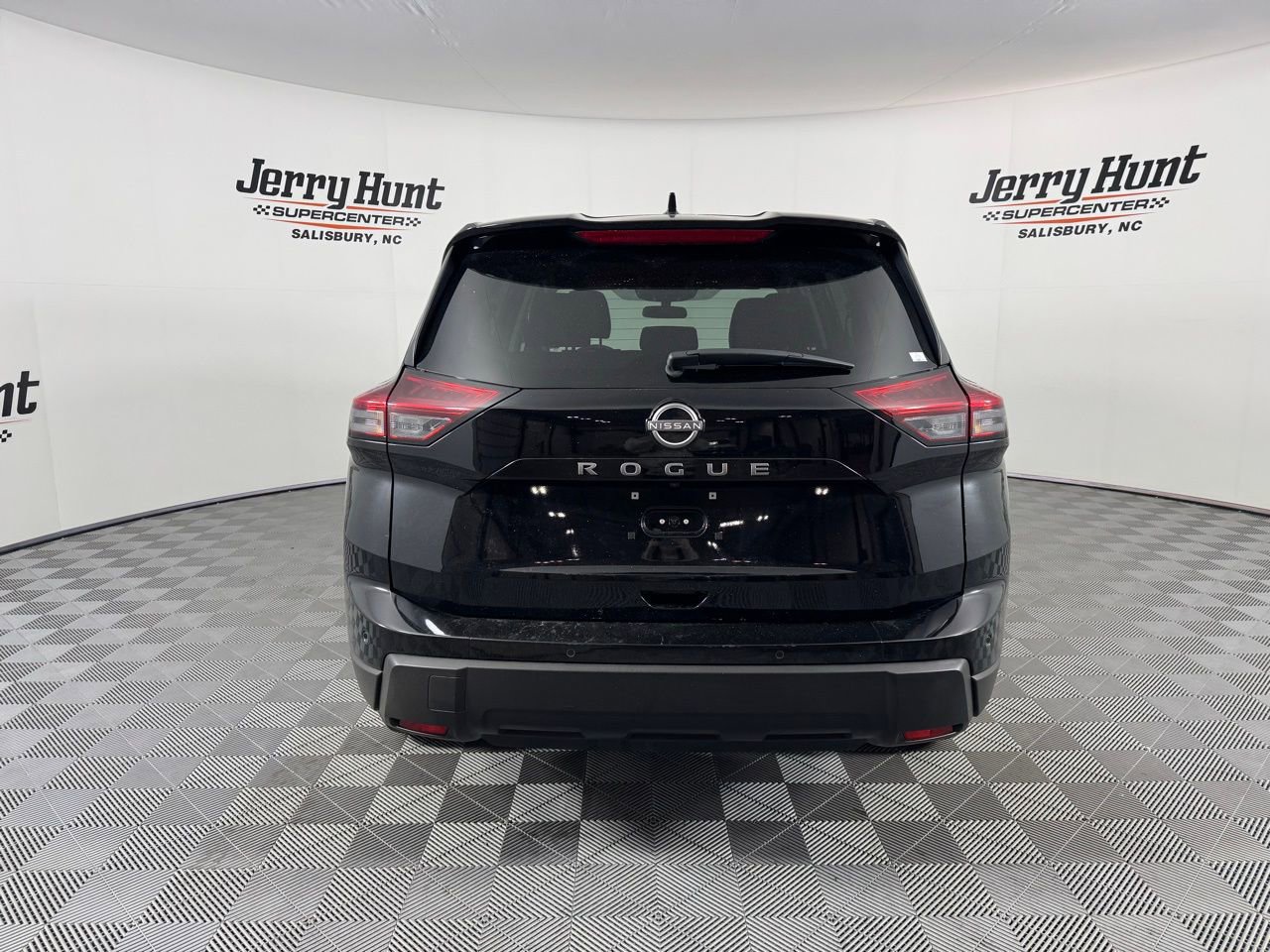 Used 2025 Nissan Rogue SV image 9