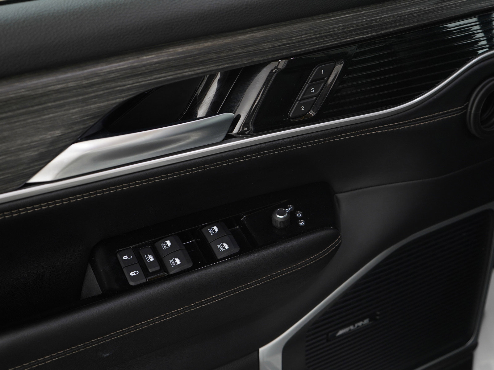 Used 2024 Jeep Wagoneer L Series II w/ Flexible Seating Group image 25