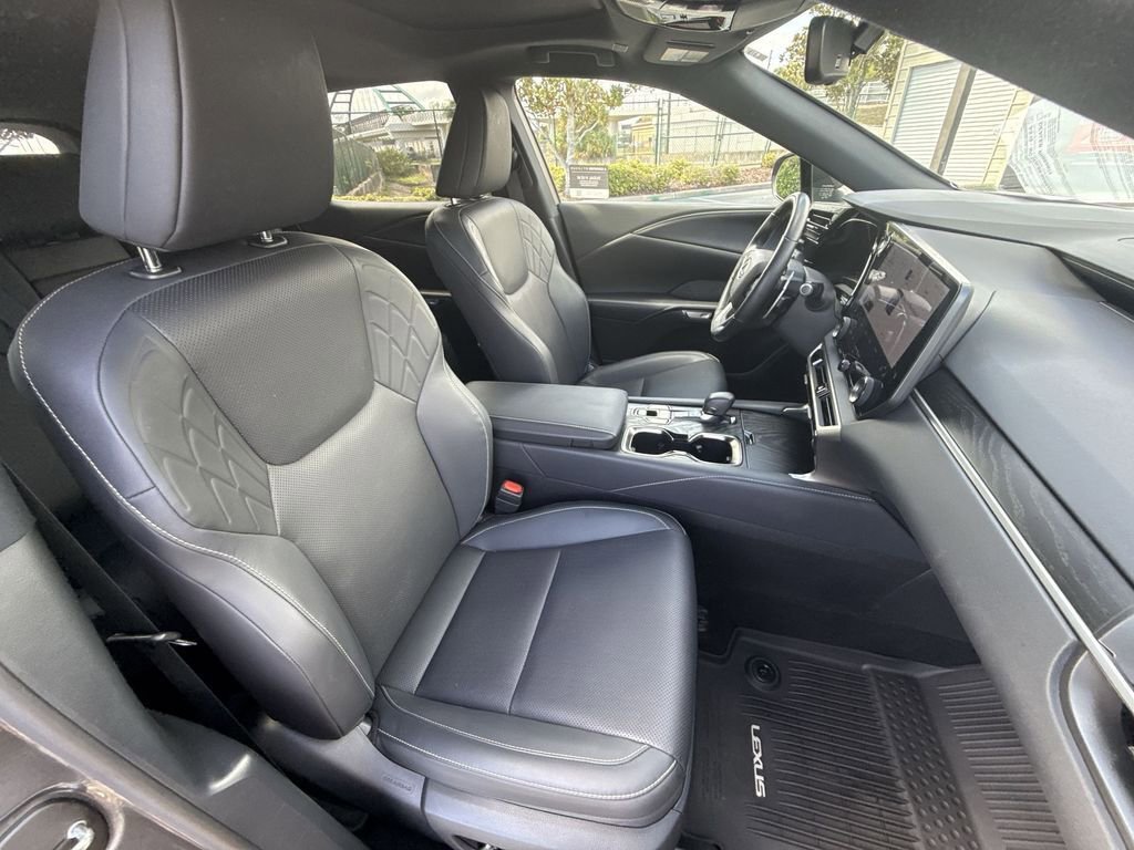 Used 2025 Lexus RX 350 Premium image 16