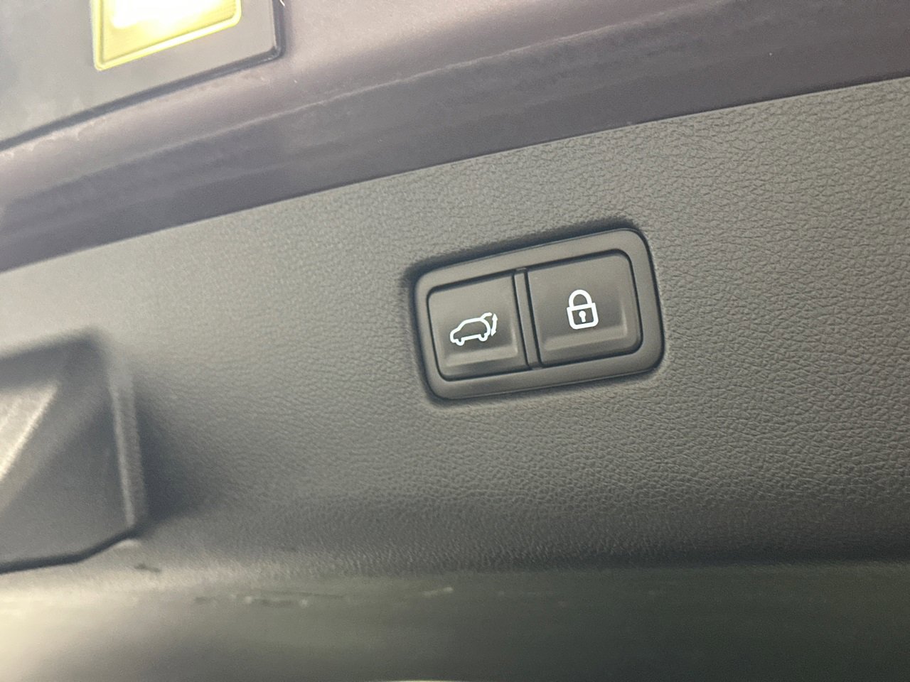 Used 2022 Genesis GV70 3.5T Sport w/ Sport Prestige Package image 9