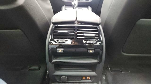 Used 2022 BMW 530e xDrive 530e iPerformance w/ Executive Package image 39