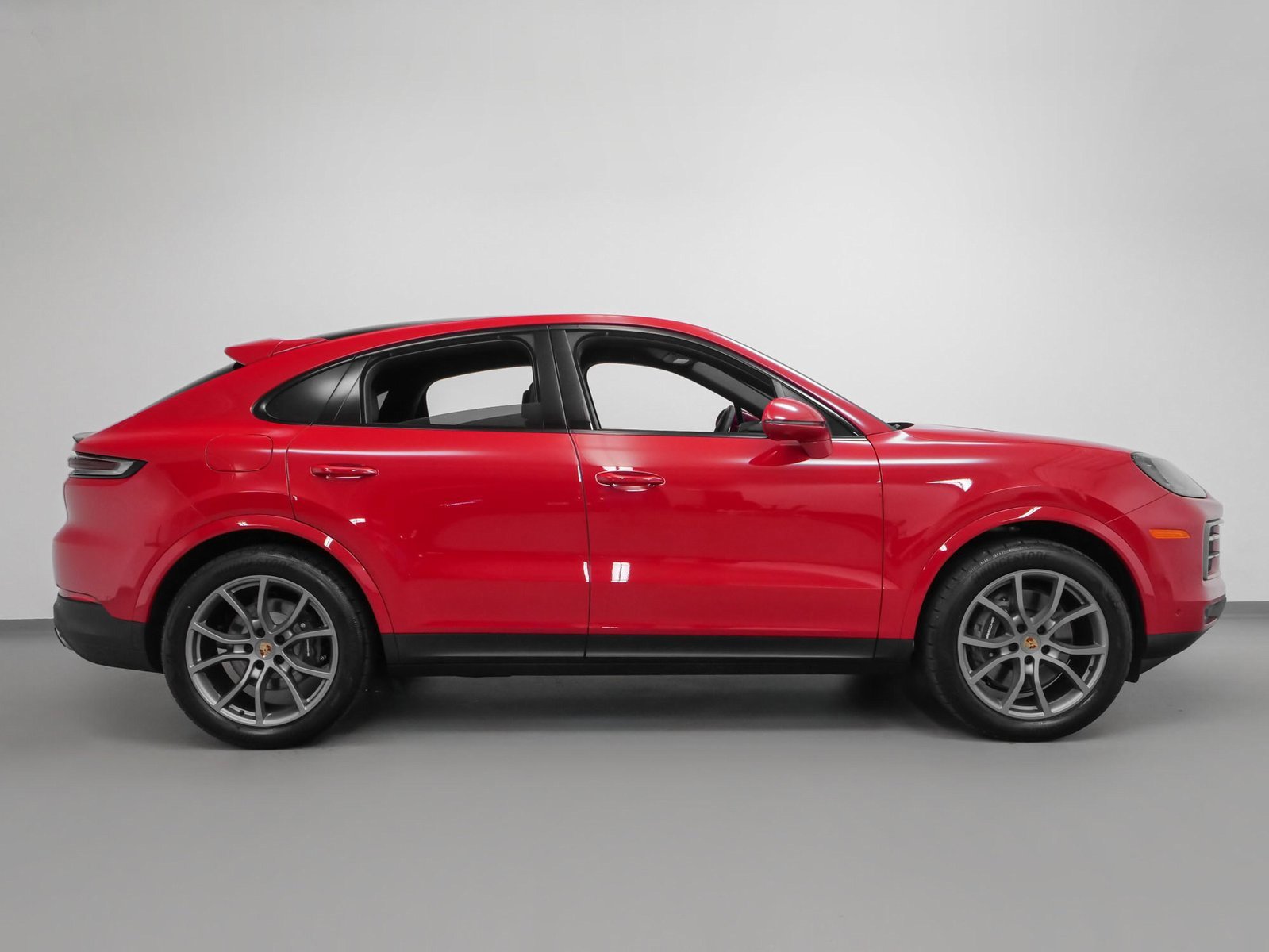 Used 2024 Porsche Cayenne Coupe image 13
