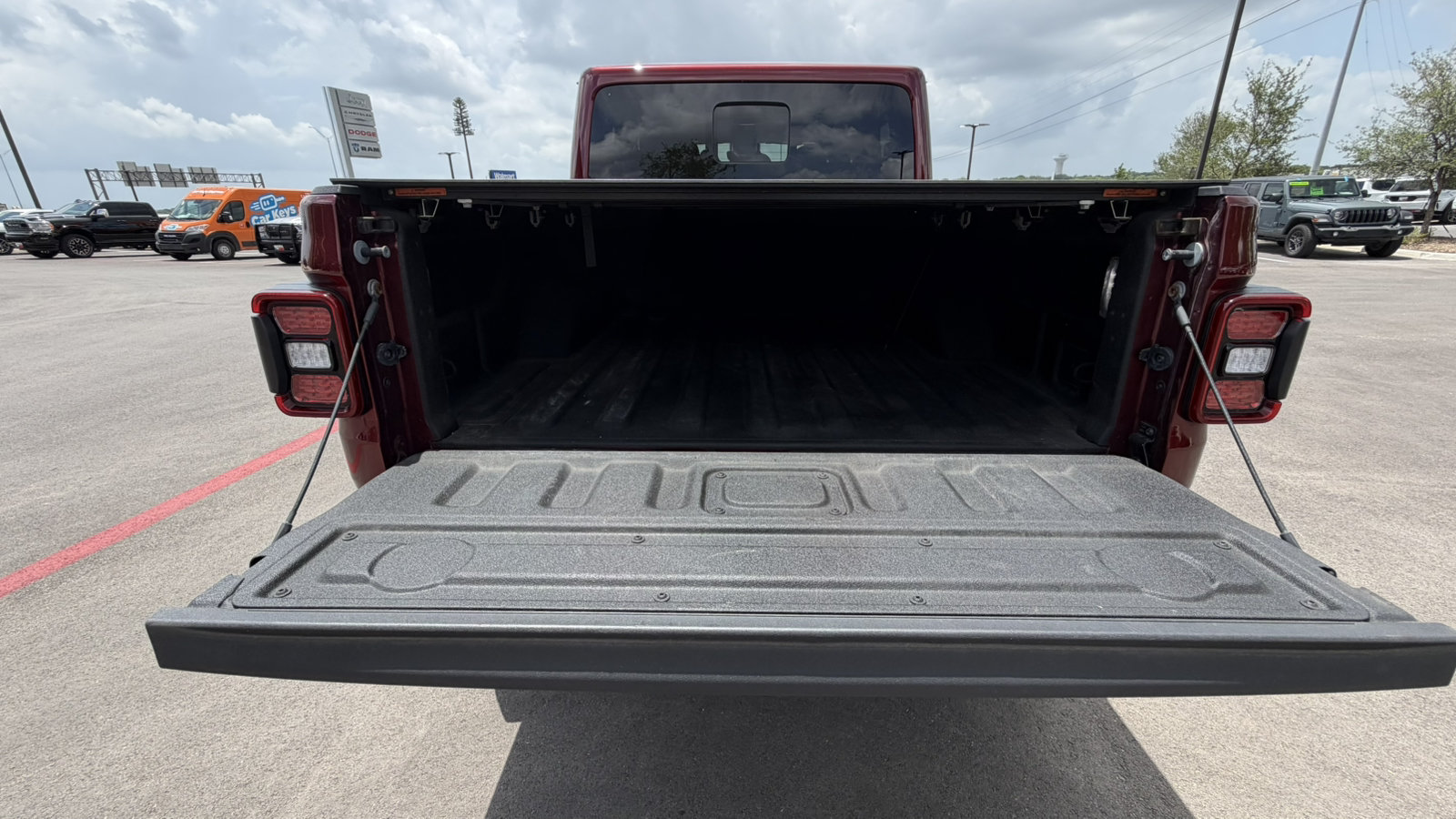 Used 2021 Jeep Gladiator Rubicon AWD/4WD image 27