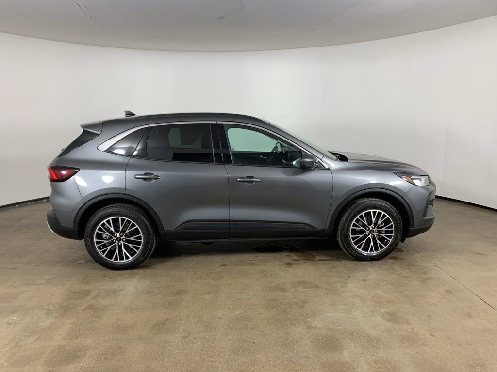 Used 2023 Ford Escape SE image 7