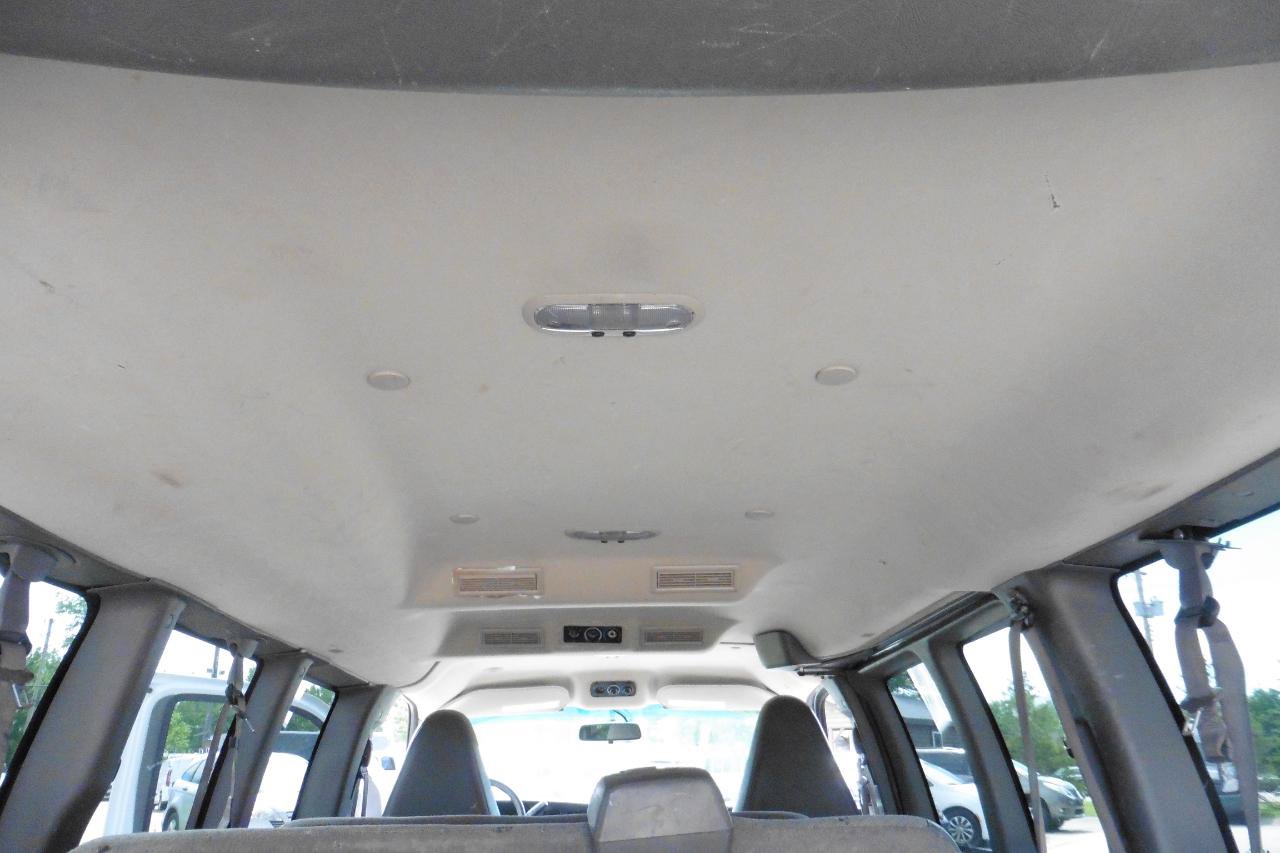 Used 2017 Chevrolet Express 3500 LT w/ LT Preferred Equipment Group RWD image 13