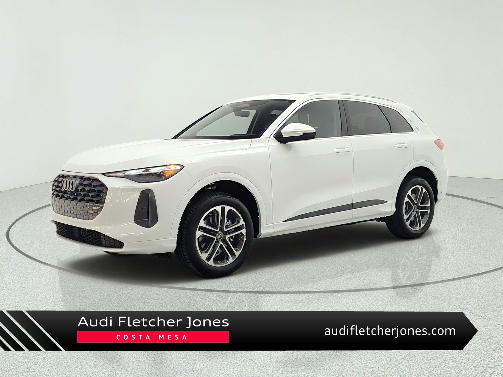 Used 2025 Audi Q5 Premium w/ Convenience Package