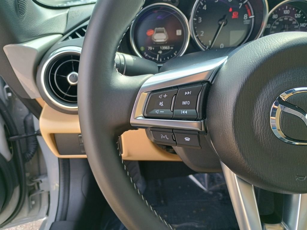 Used 2025 MAZDA MX-5 Miata RF Grand Touring image 19