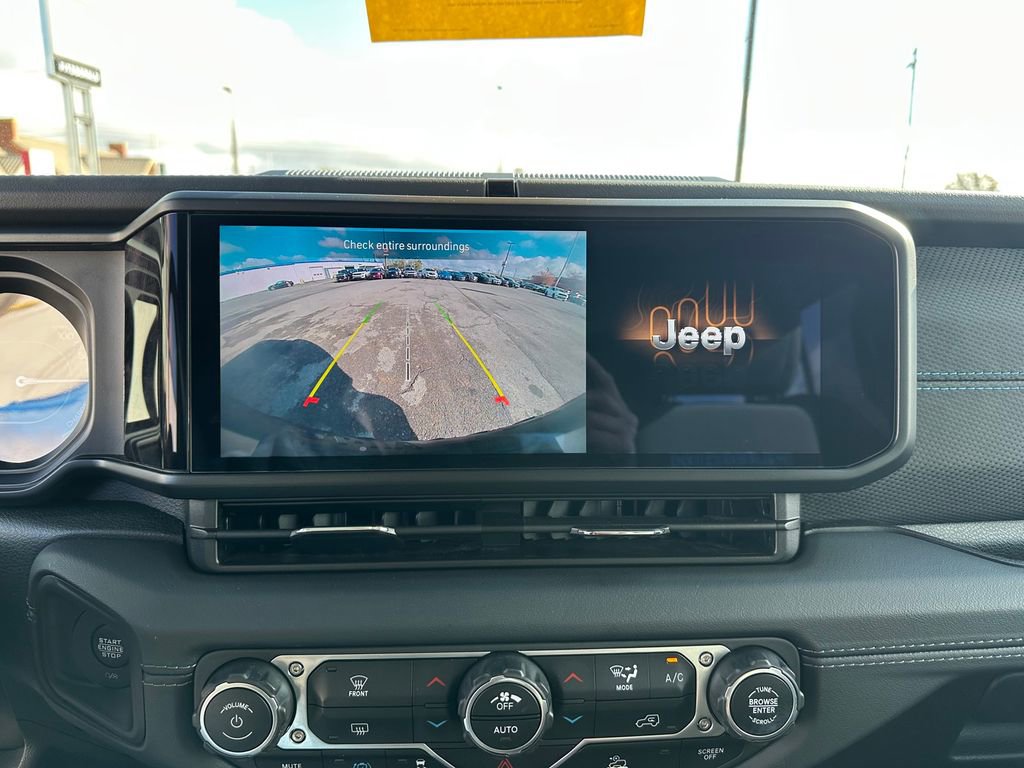 Used 2024 Jeep Wrangler Unlimited Rubicon 4xe image 17