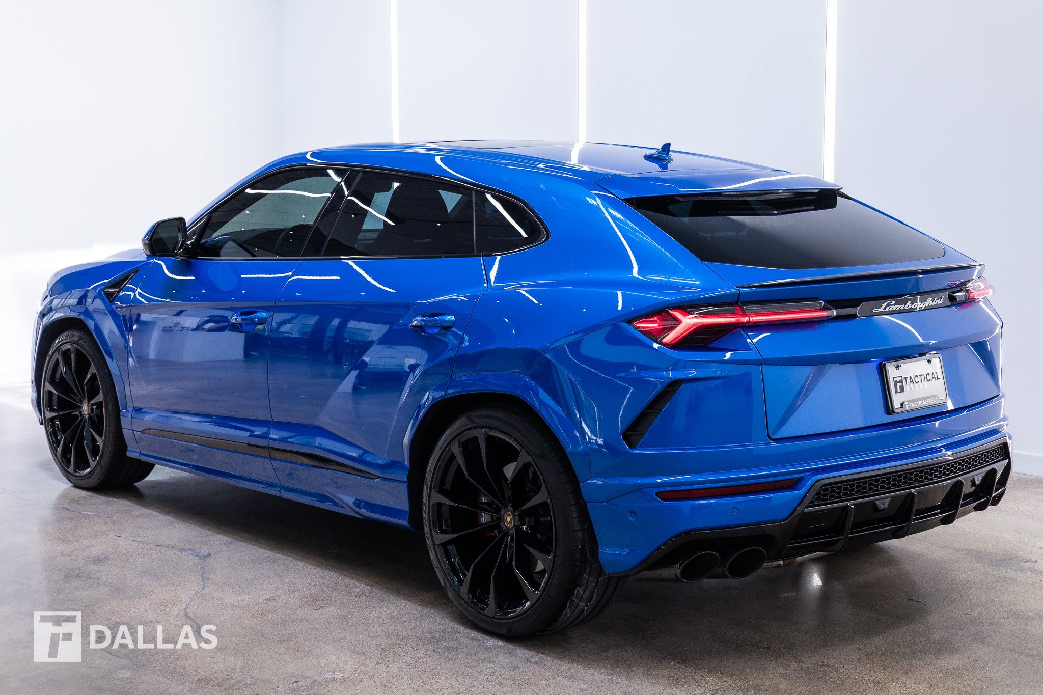Used 2022 Lamborghini Urus AWD/4WD image 8