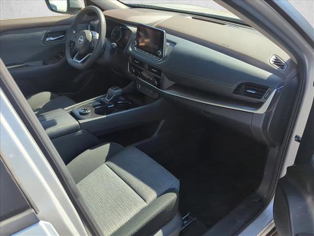 Used 2023 Nissan Rogue SV image 19