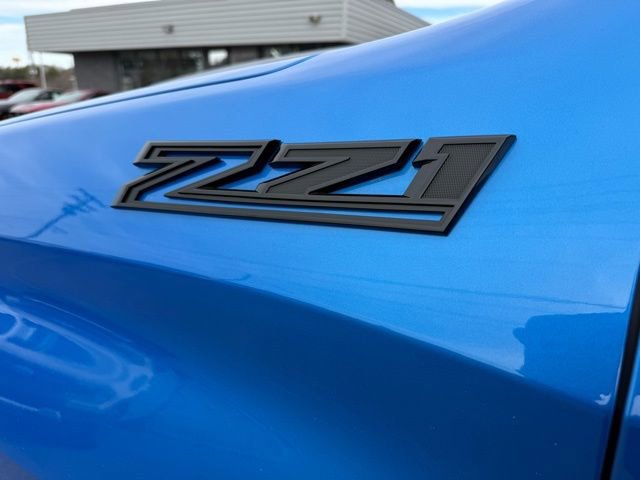 Used 2025 Chevrolet Silverado 1500 LT Trail Boss w/ LPO, Dark Essentials Package image 8