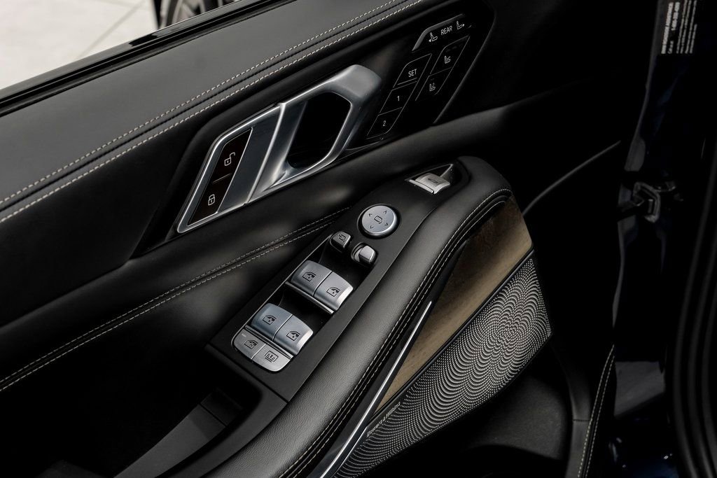 Used 2024 BMW ALPINA XB7 image 39