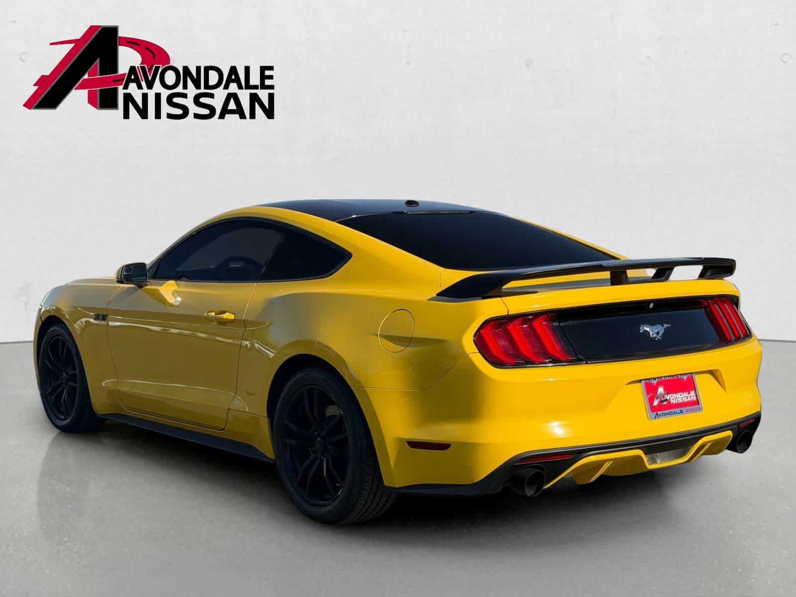 Used 2016 Ford Mustang Premium RWD image 4