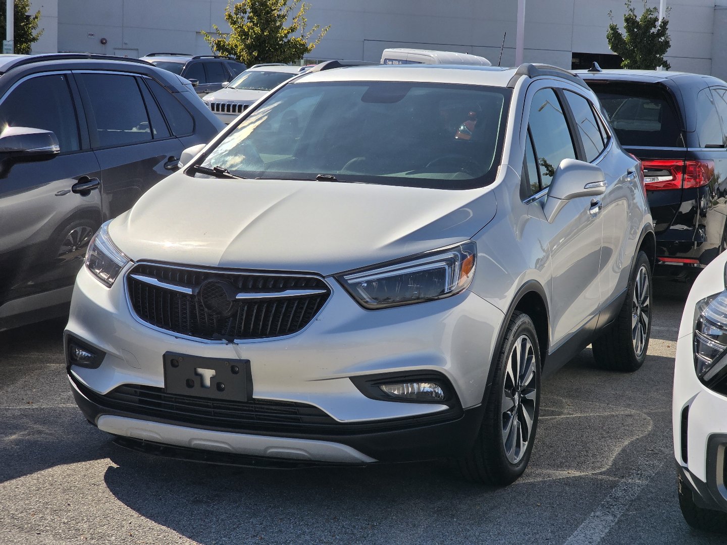 Used 2019 Buick Encore Essence FWD image 4