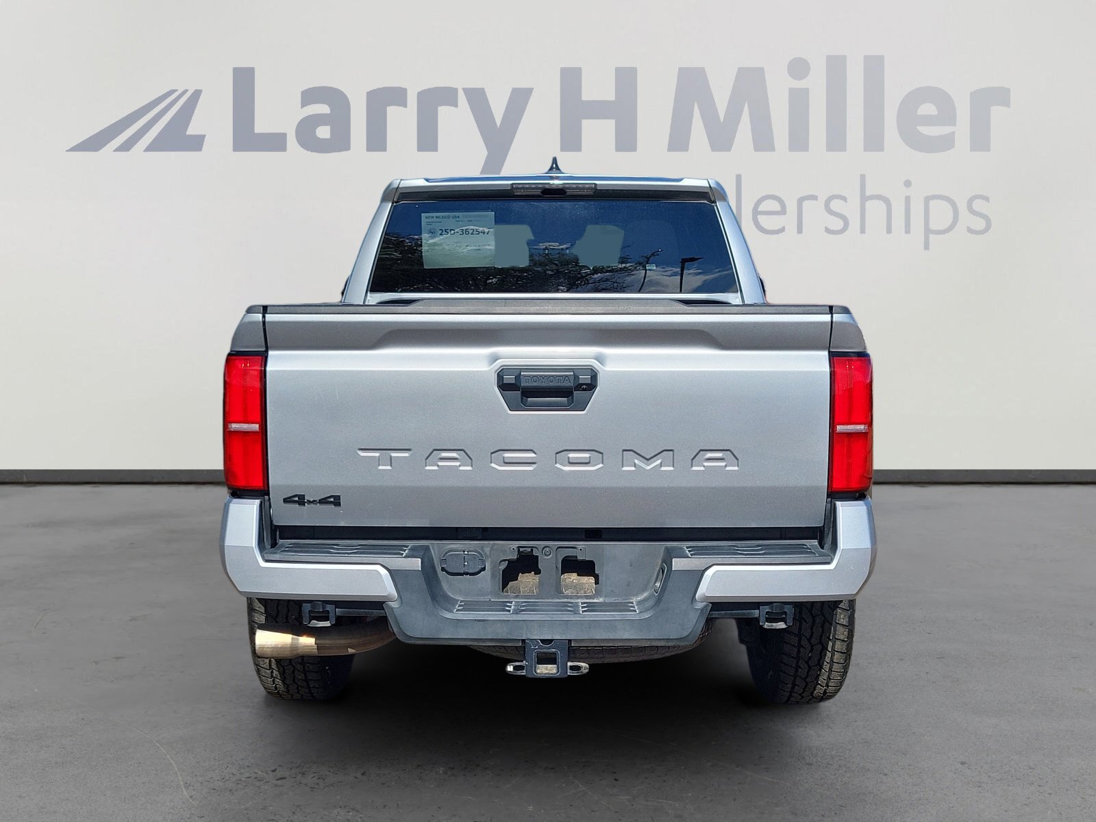 Used 2024 Toyota Tacoma TRD Off-Road image 5