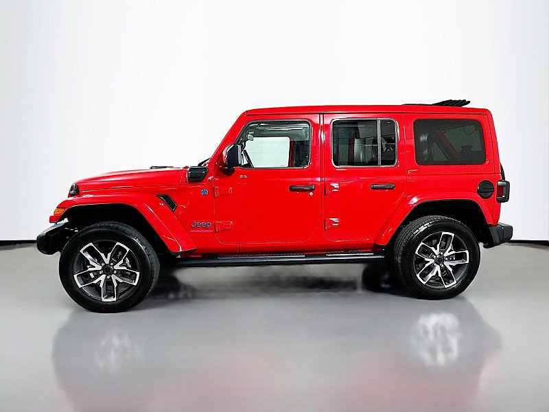 Used 2024 Jeep Wrangler Unlimited w/ Convenience Group AWD/4WD image 4