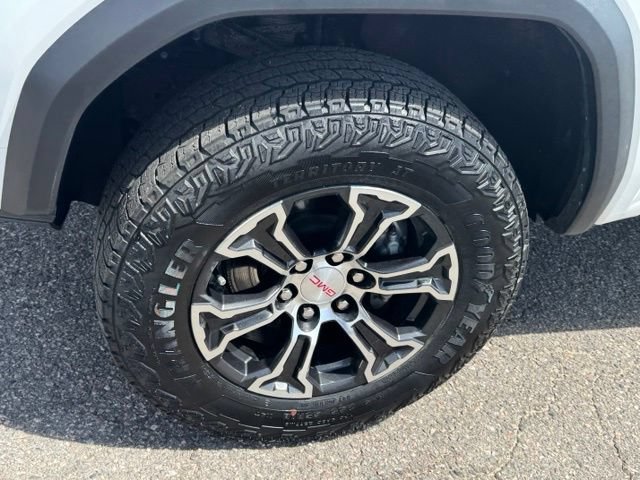 Certified 2025 GMC Canyon AT4 AWD/4WD image 10