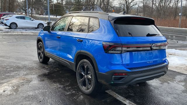 New 2026 Volkswagen Taos SE image 7