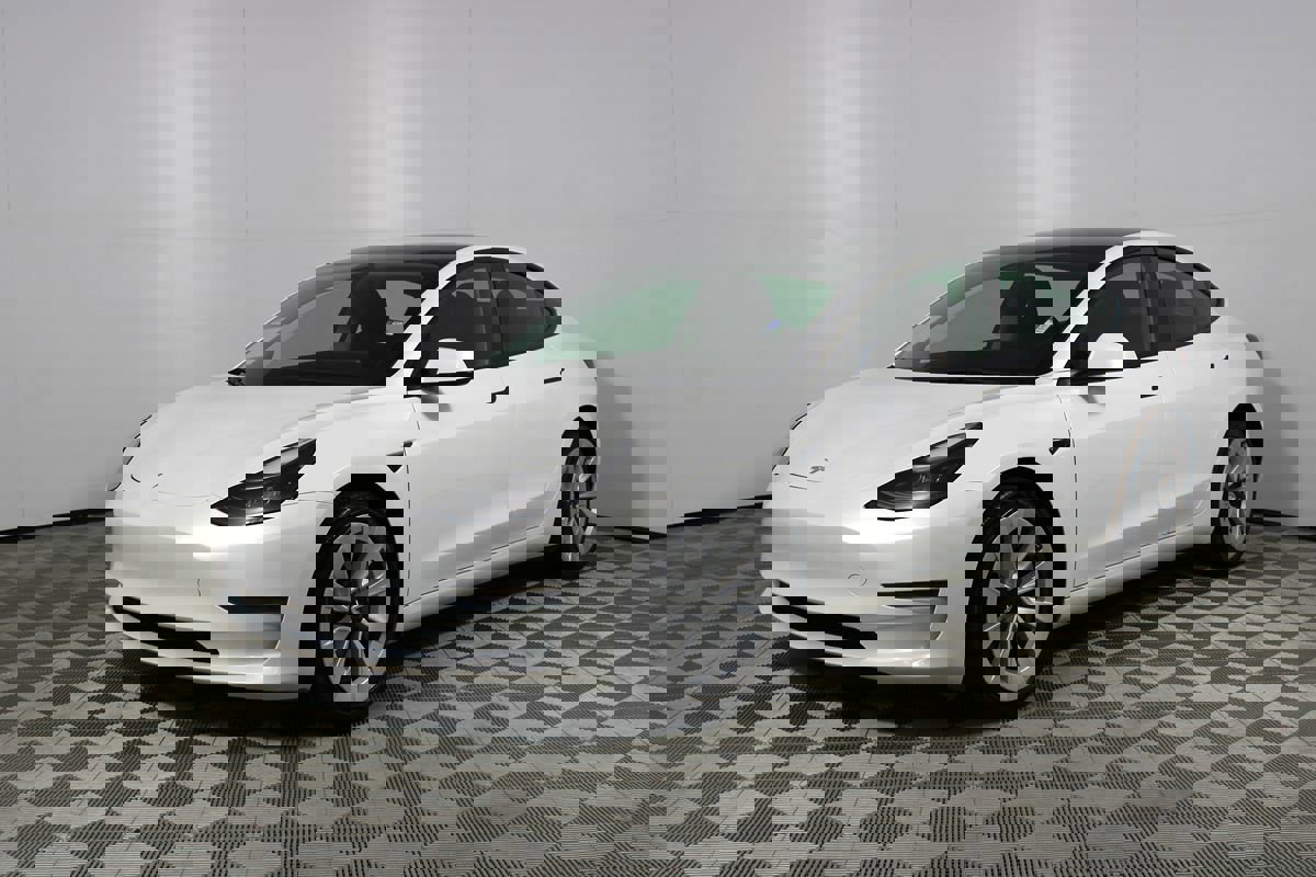 Used 2023 Tesla Model 3 Standard Range image 26