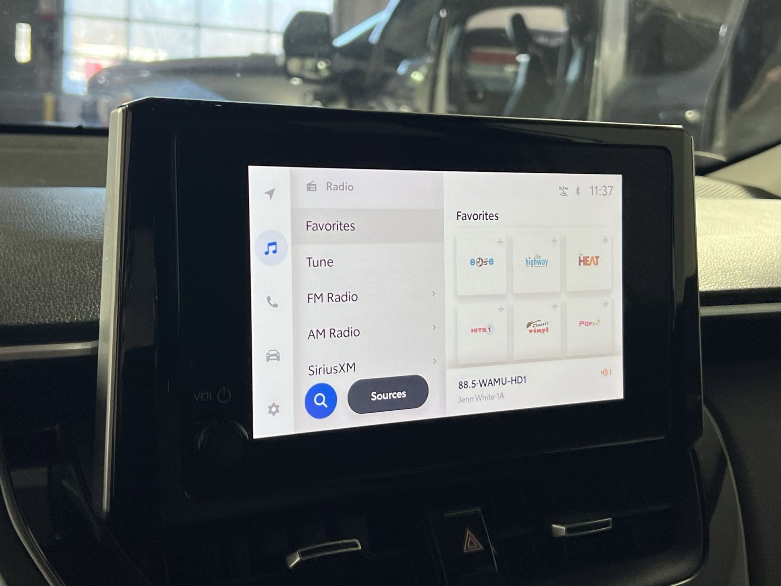 Used 2023 Toyota Corolla Cross XLE image 18