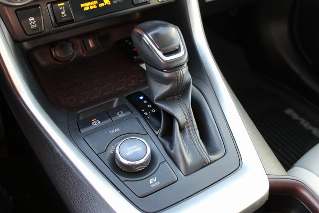 Used 2020 Toyota RAV4 Limited image 25