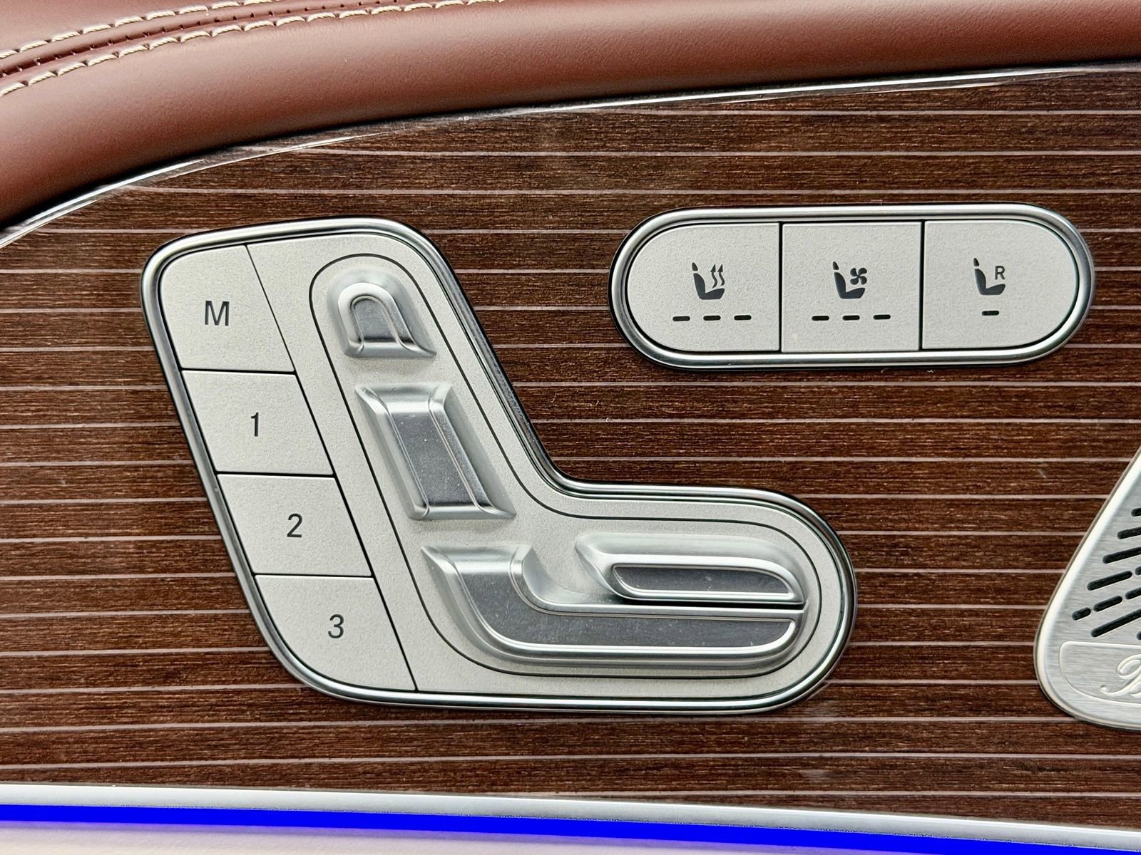 Used 2023 Mercedes-Benz Maybach GLS 600 4MATIC image 22