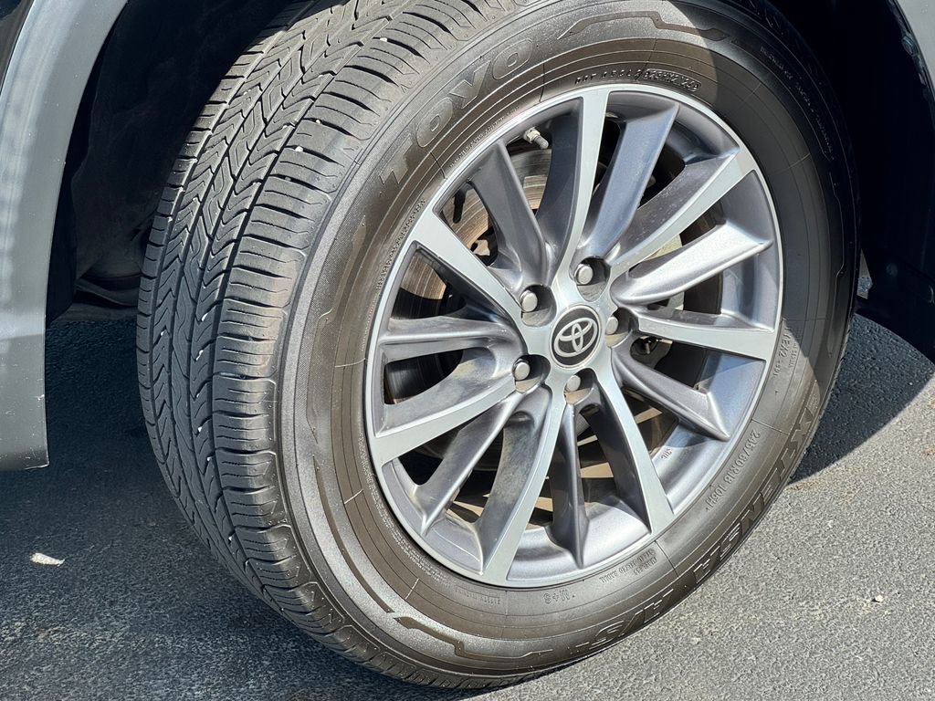 Used 2019 Toyota Highlander XLE FWD image 9