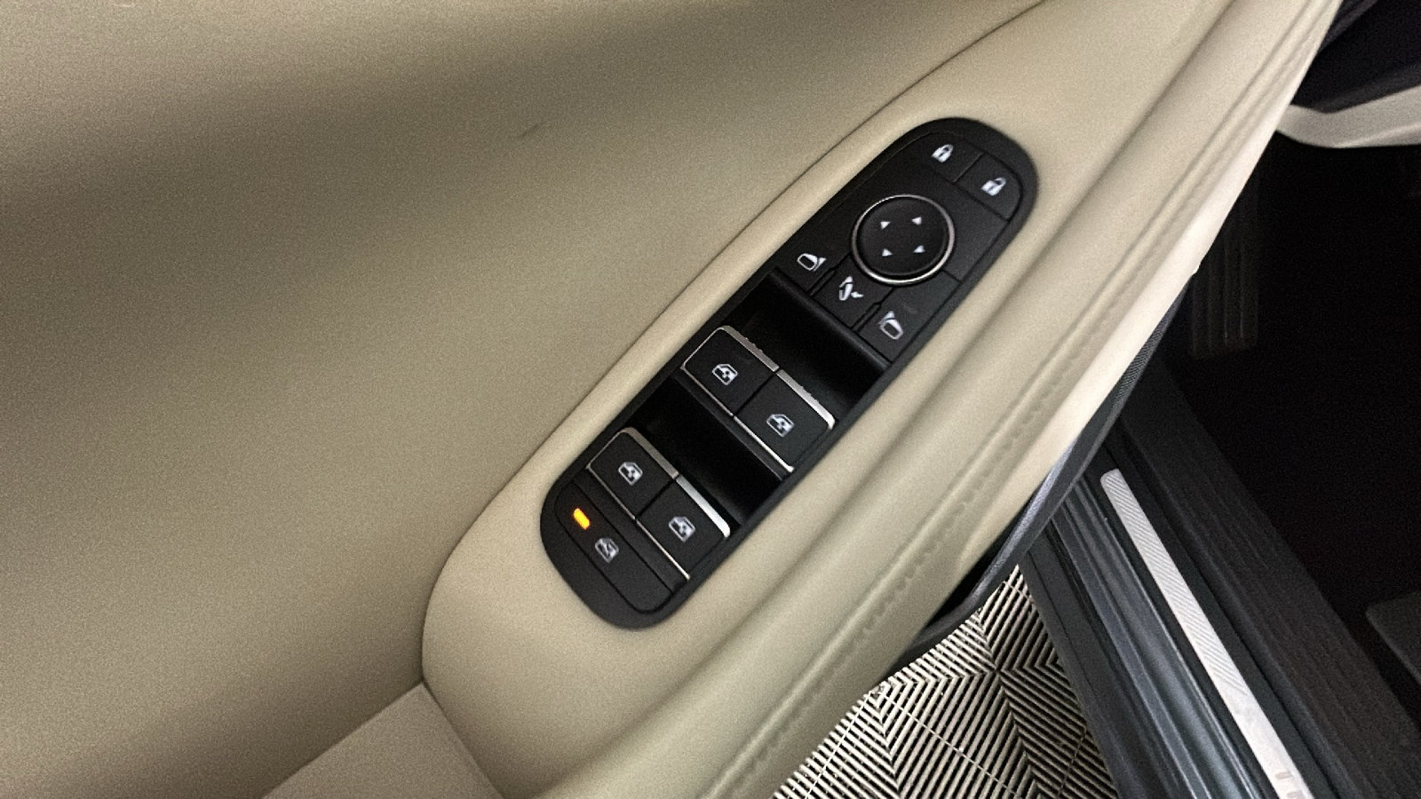 Used 2024 INFINITI QX60 Luxe AWD/4WD image 11