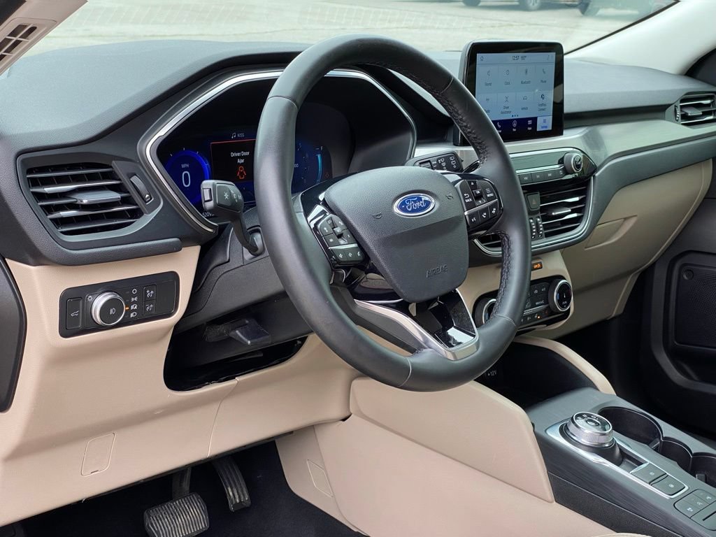 Used 2022 Ford Escape Titanium AWD/4WD image 10