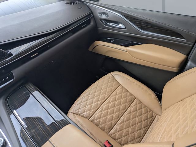 Used 2023 Cadillac Escalade Premium Luxury w/ Performance Package image 19