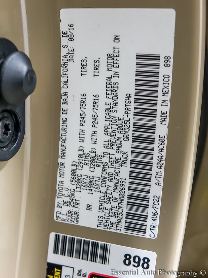 Used 2017 Toyota Tacoma SR5 w/ Tow Package RWD image 25
