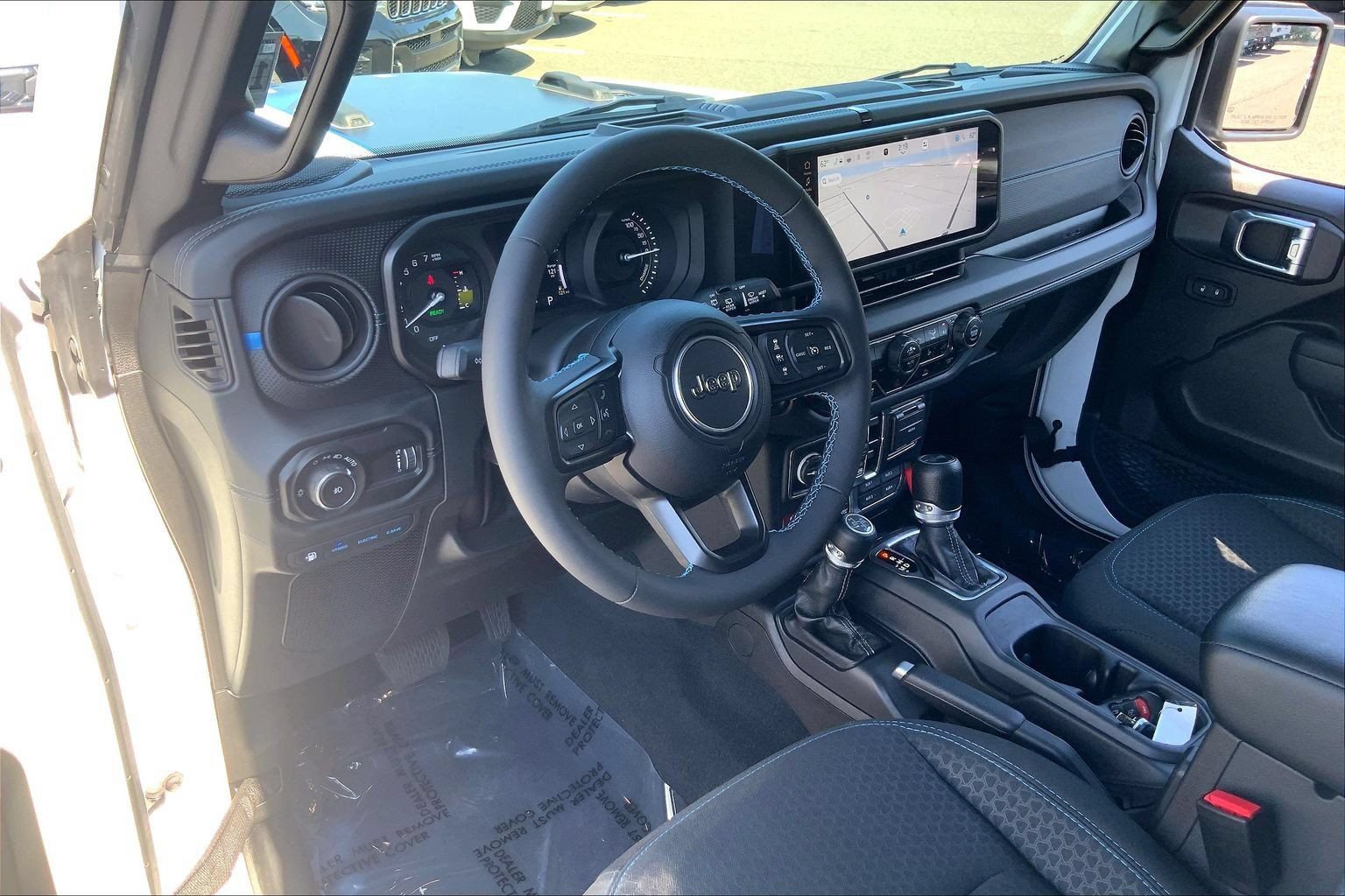 Used 2024 Jeep Wrangler Unlimited Rubicon 4xe w/ Capability Package AWD/4WD image 17