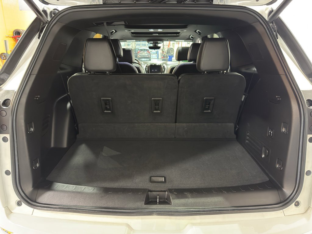 Used 2023 Chevrolet Traverse High Country image 21