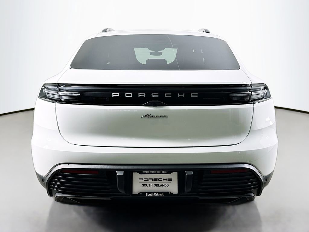 Certified 2025 Porsche Macan Electric image 10