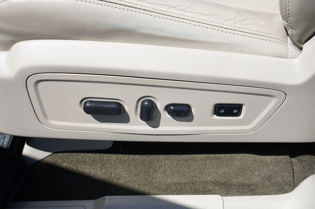 Used 2016 Lincoln Navigator Select AWD/4WD image 11