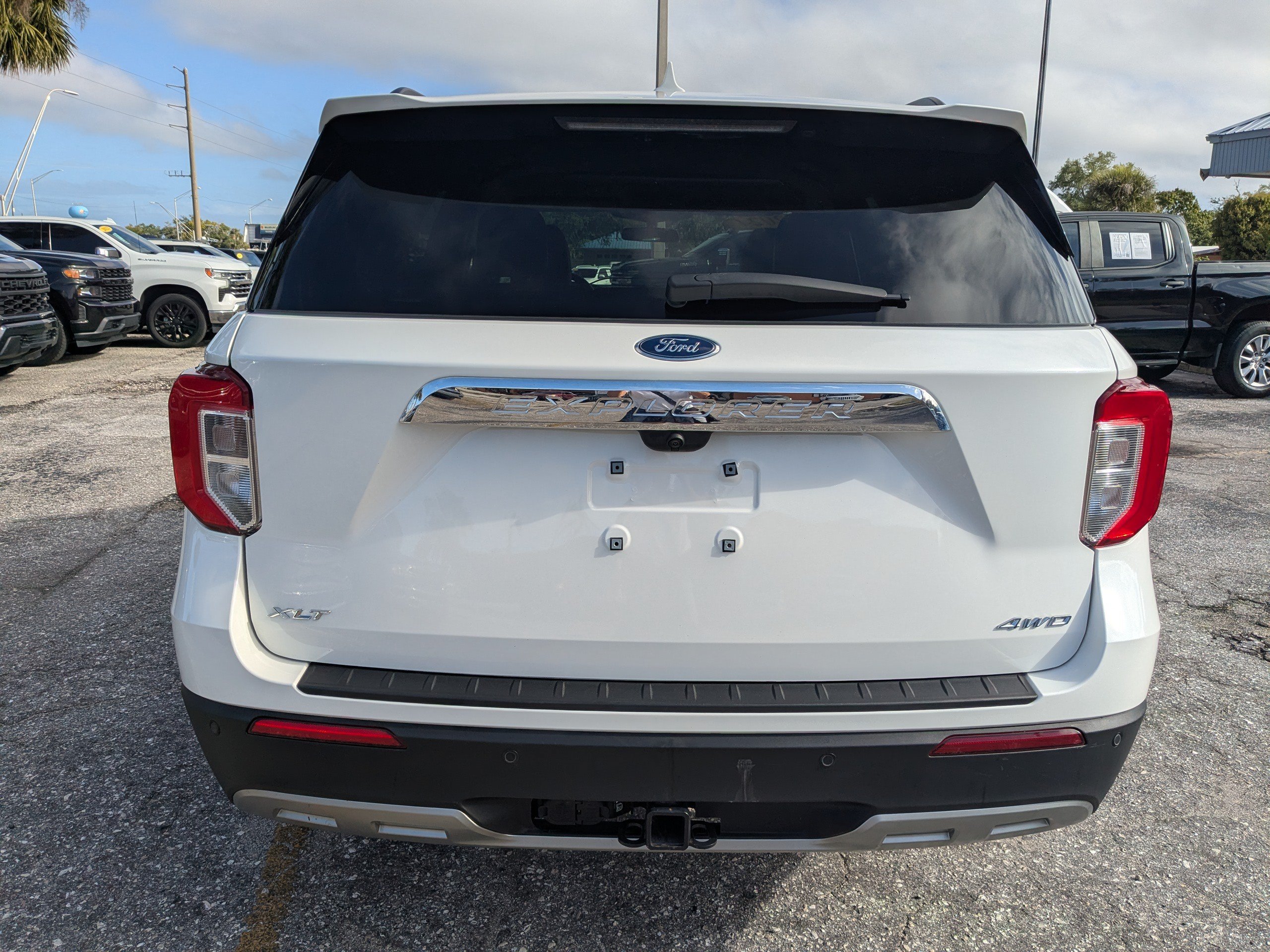 Certified 2024 Ford Explorer XLT w/ Equipment Group 202A AWD/4WD image 5