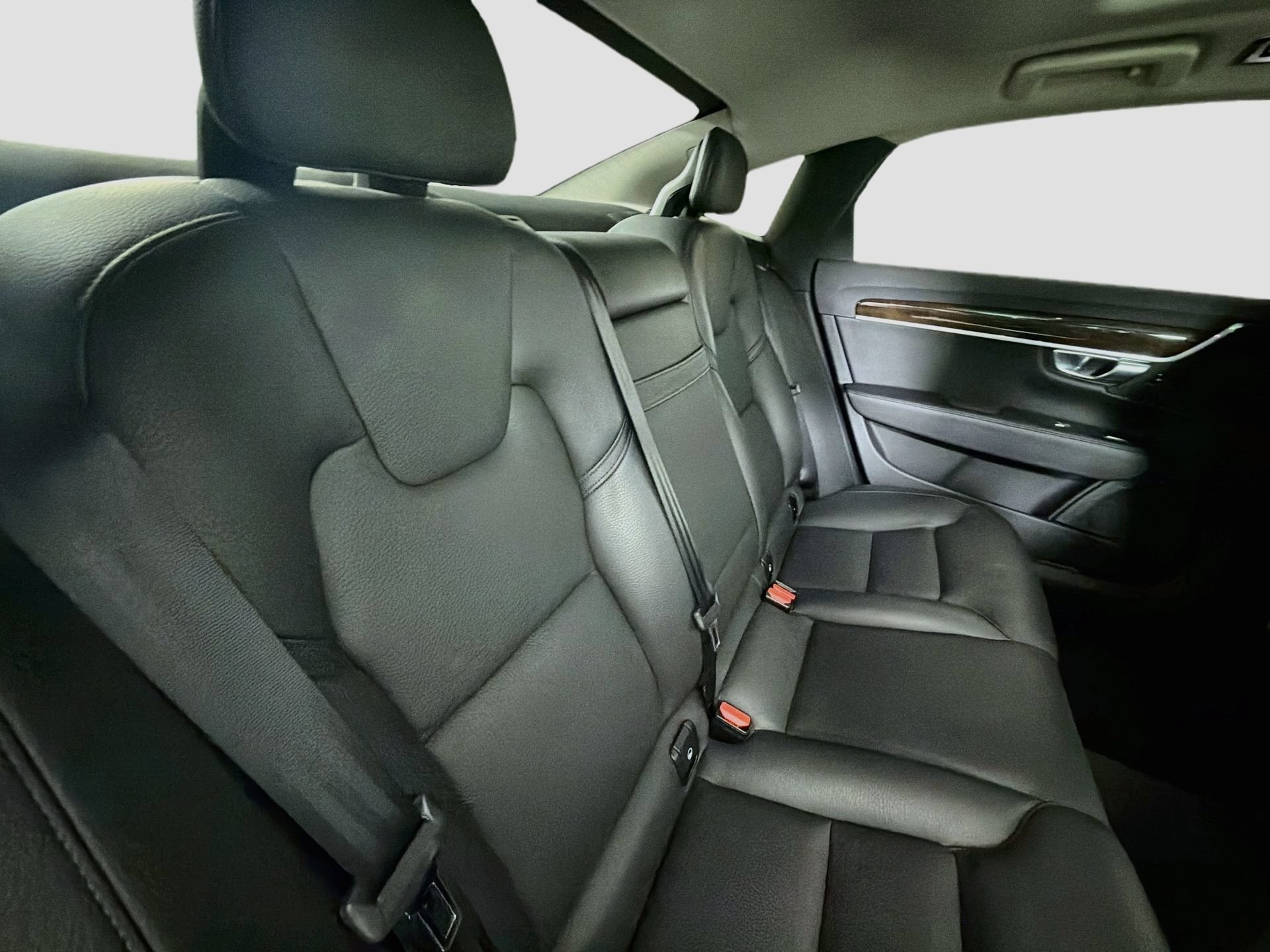 Used 2018 Volvo S90 T5 Momentum w/ Convenience Package FWD image 28