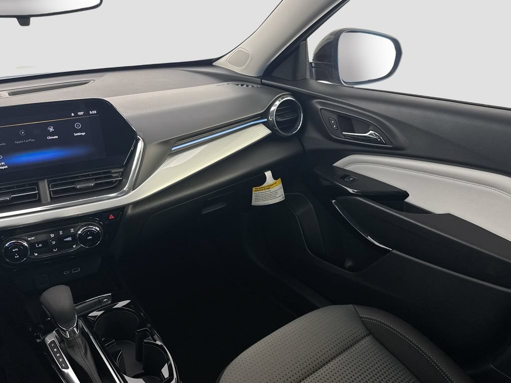 New 2026 Chevrolet Trax LT w/ Midnight Edition FWD image 23