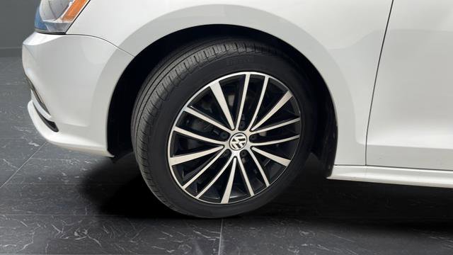 Used 2016 Volkswagen Jetta Sport image 33