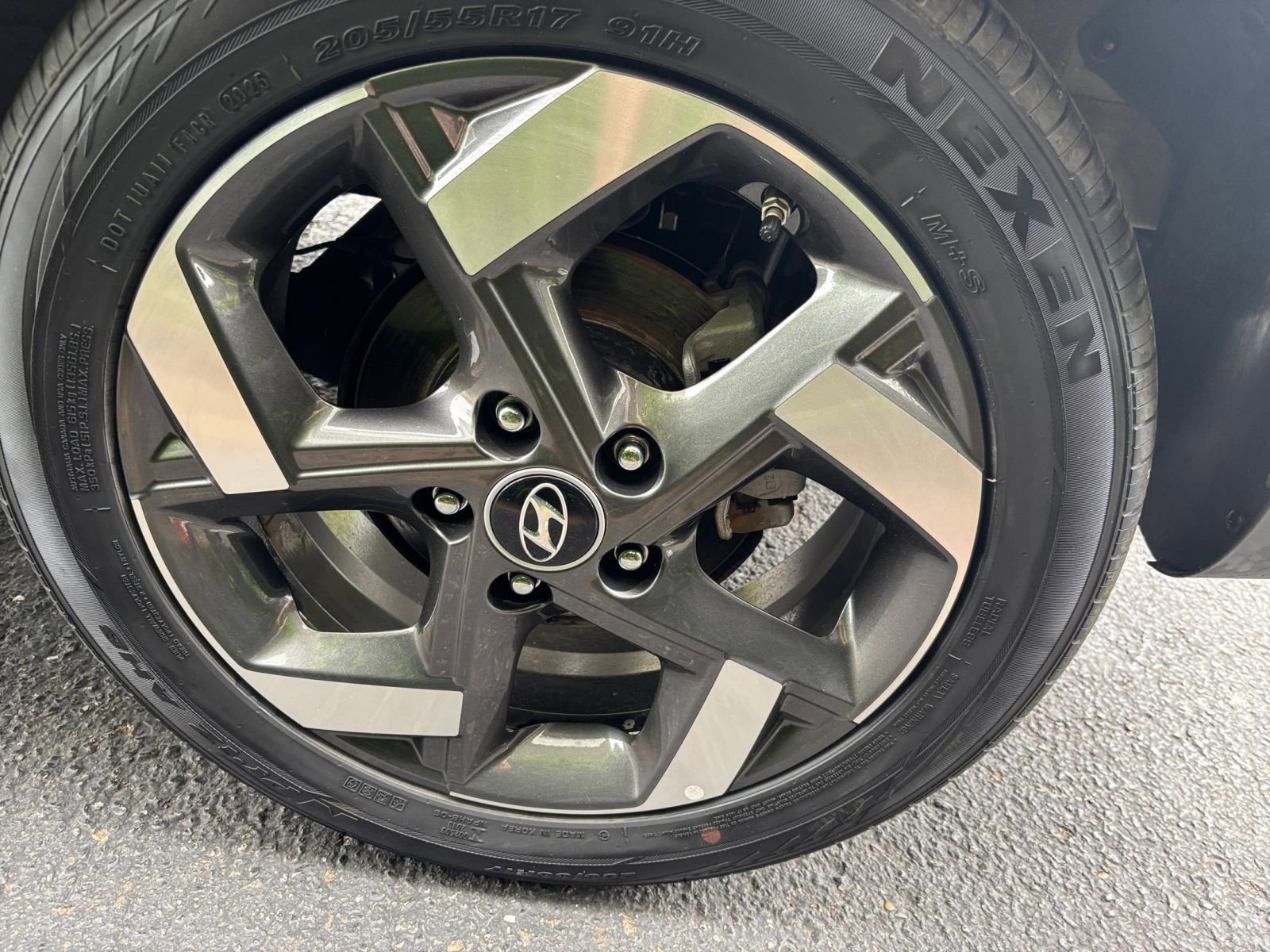 Used 2025 Hyundai Venue SEL FWD image 29