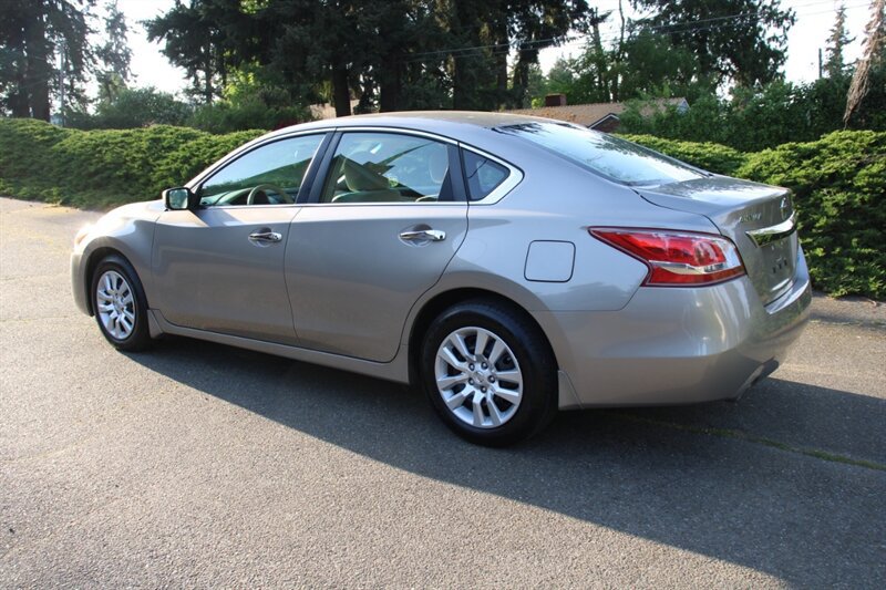 Used 2013 Nissan Altima 2.5 S FWD image 4