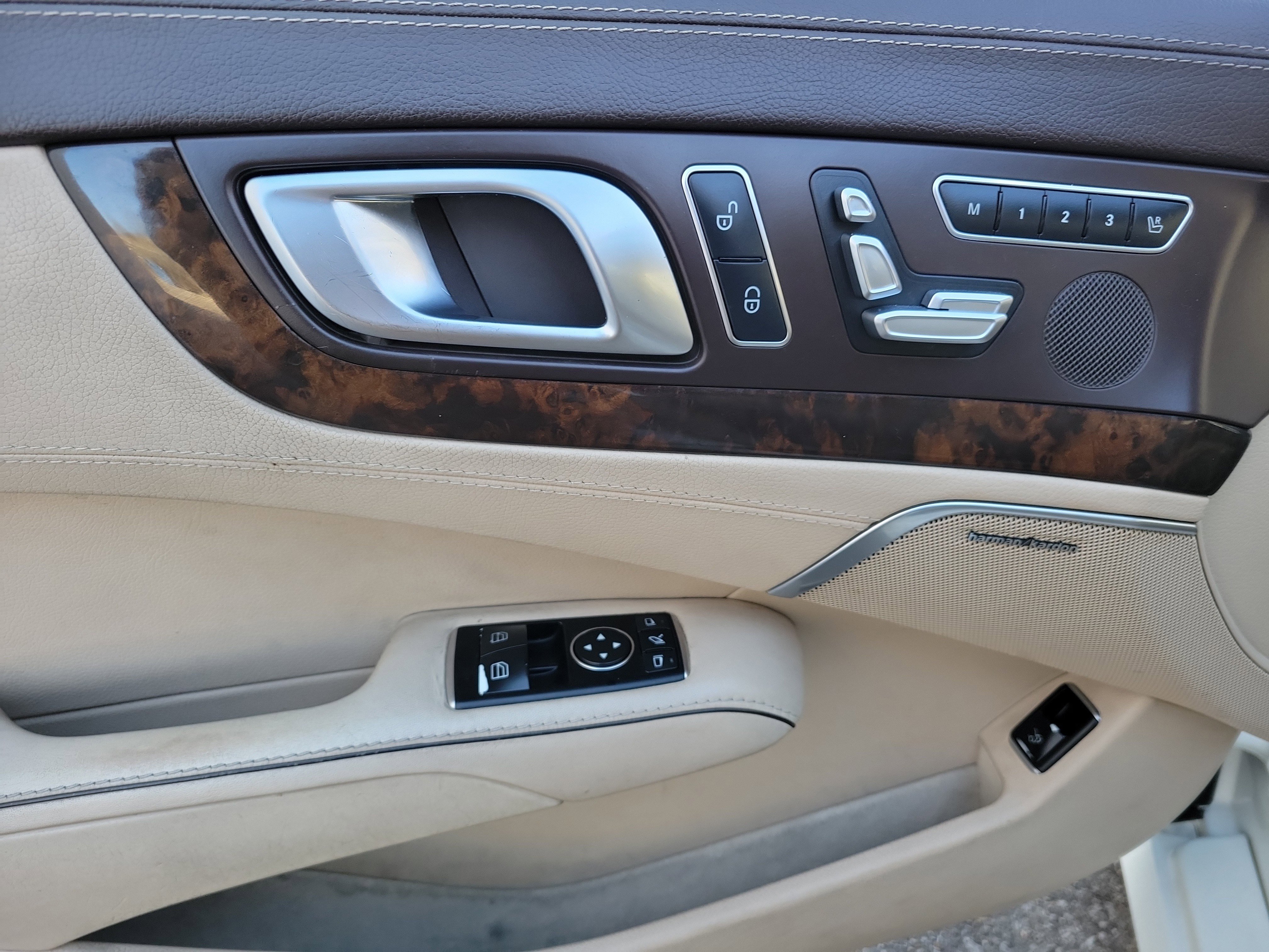 Used 2014 Mercedes-Benz SL 550 image 24