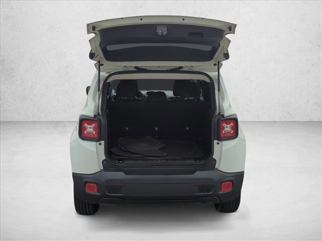 Used 2021 Jeep Renegade Latitude image 9