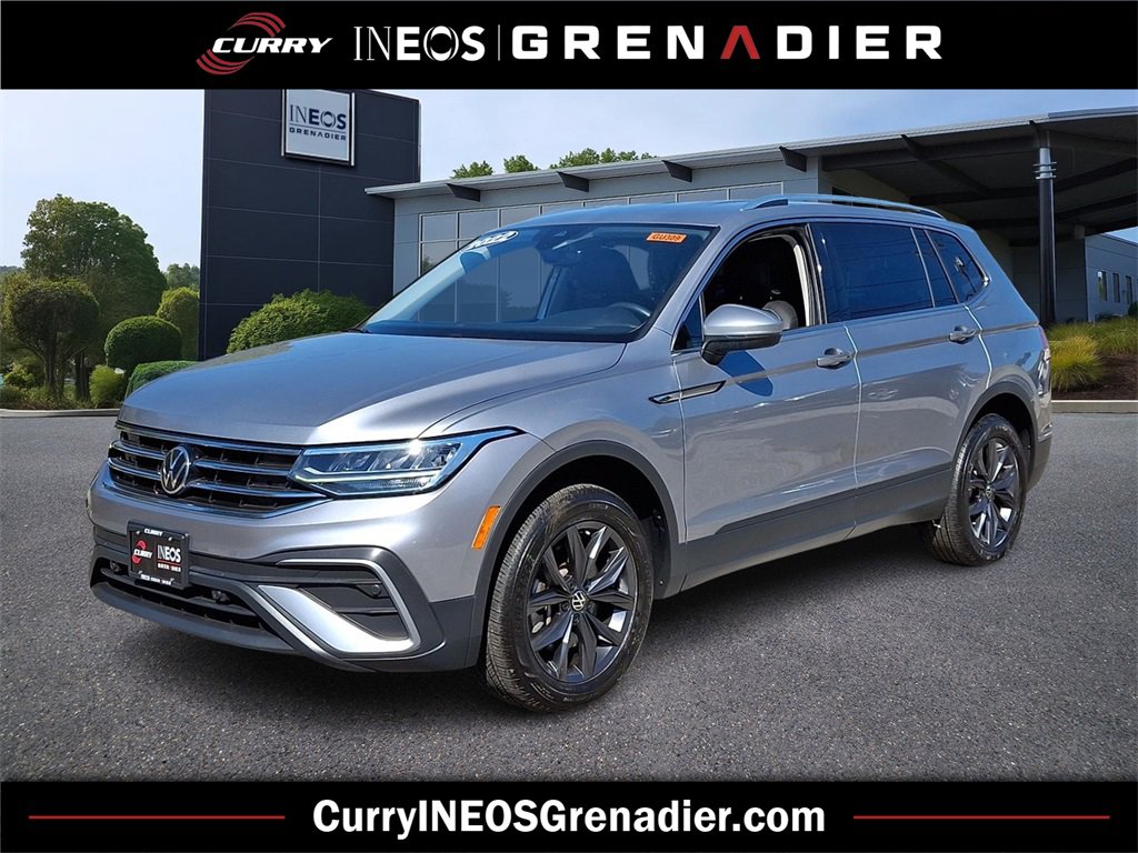 Used 2022 Volkswagen Tiguan SE image 1