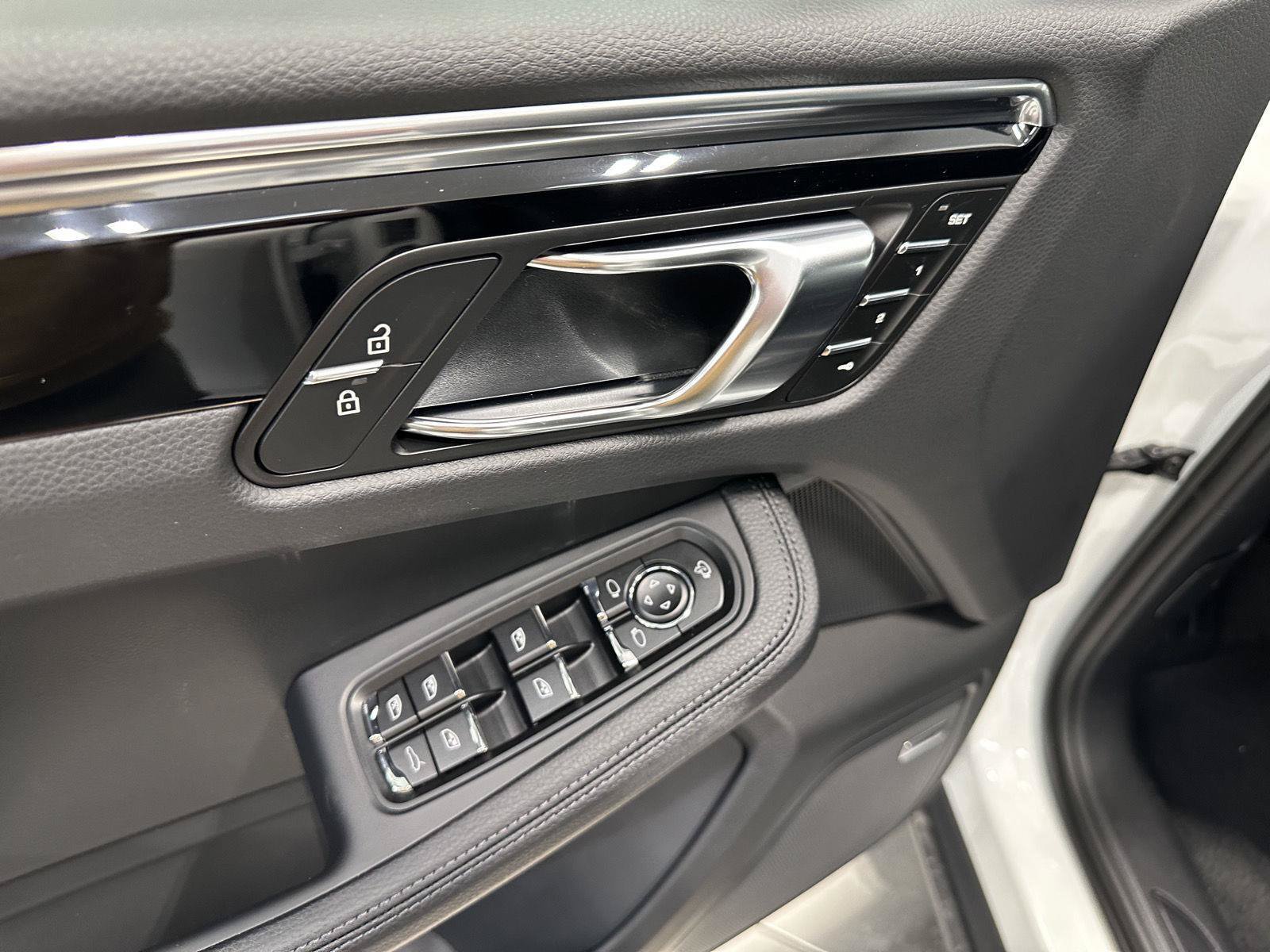 New 2026 Porsche Macan AWD/4WD image 16