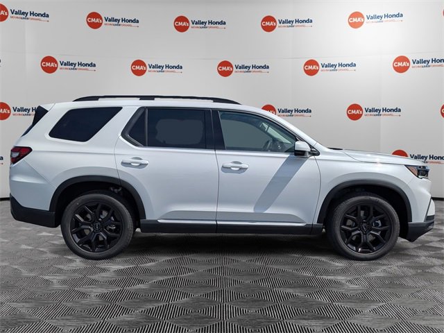 New 2025 Honda Pilot Touring image 4