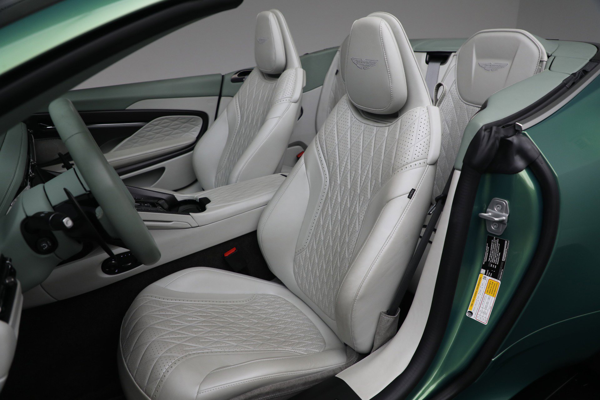 Used 2025 Aston Martin DB12 Convertible RWD image 28