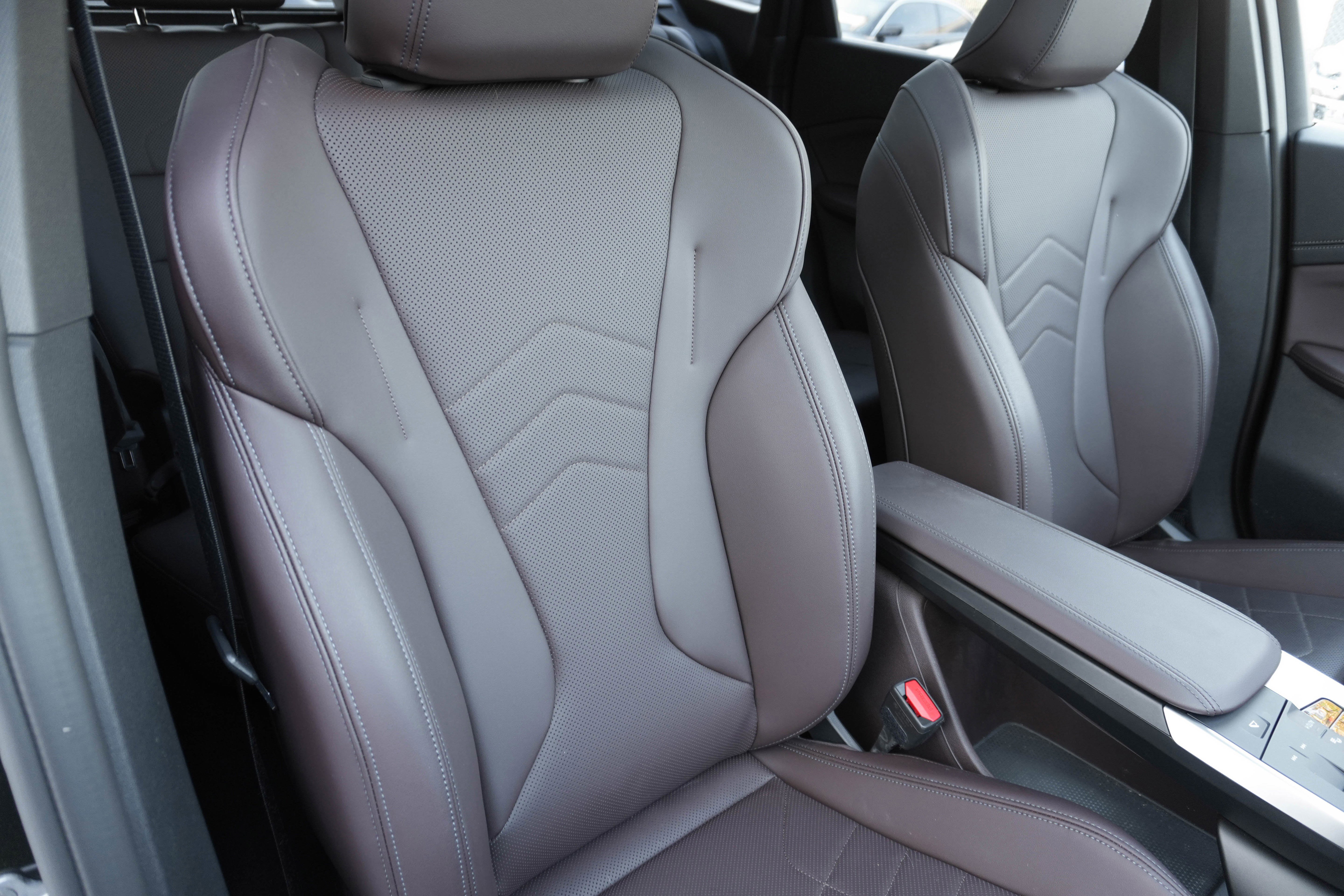 Certified 2025 BMW X1 xDrive28i image 14