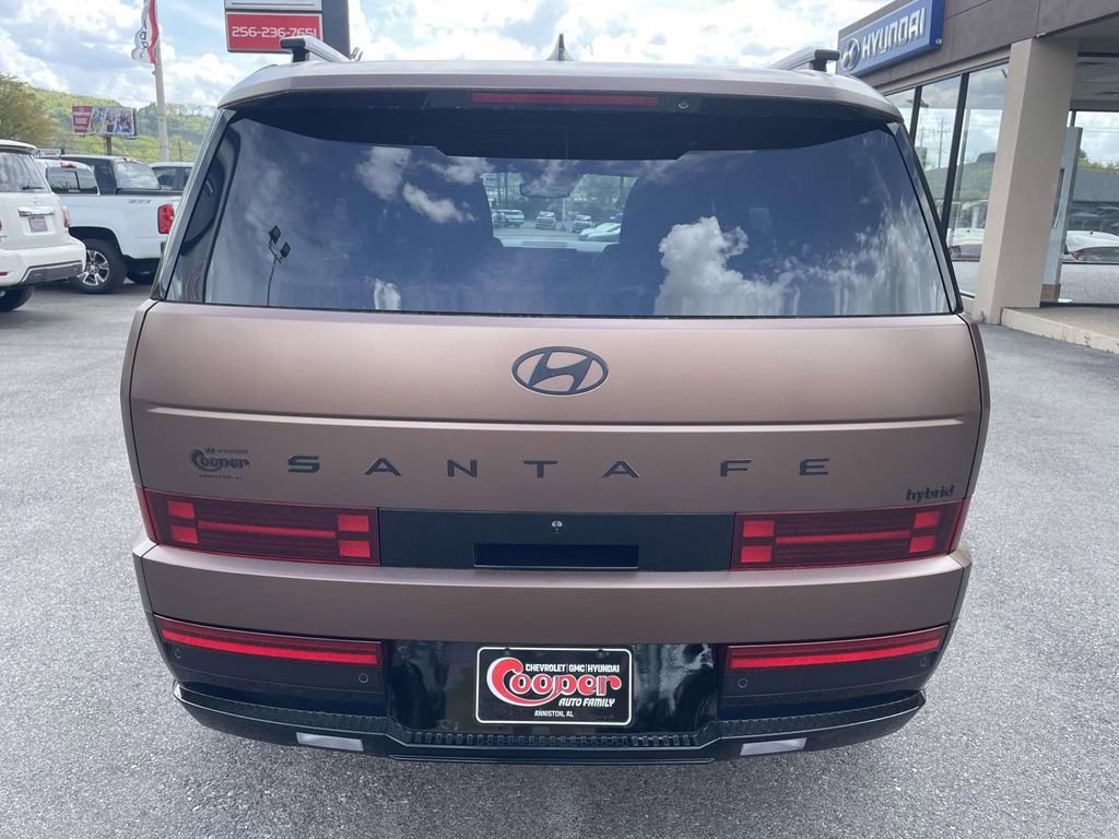 Used 2025 Hyundai Santa Fe Calligraphy FWD image 3