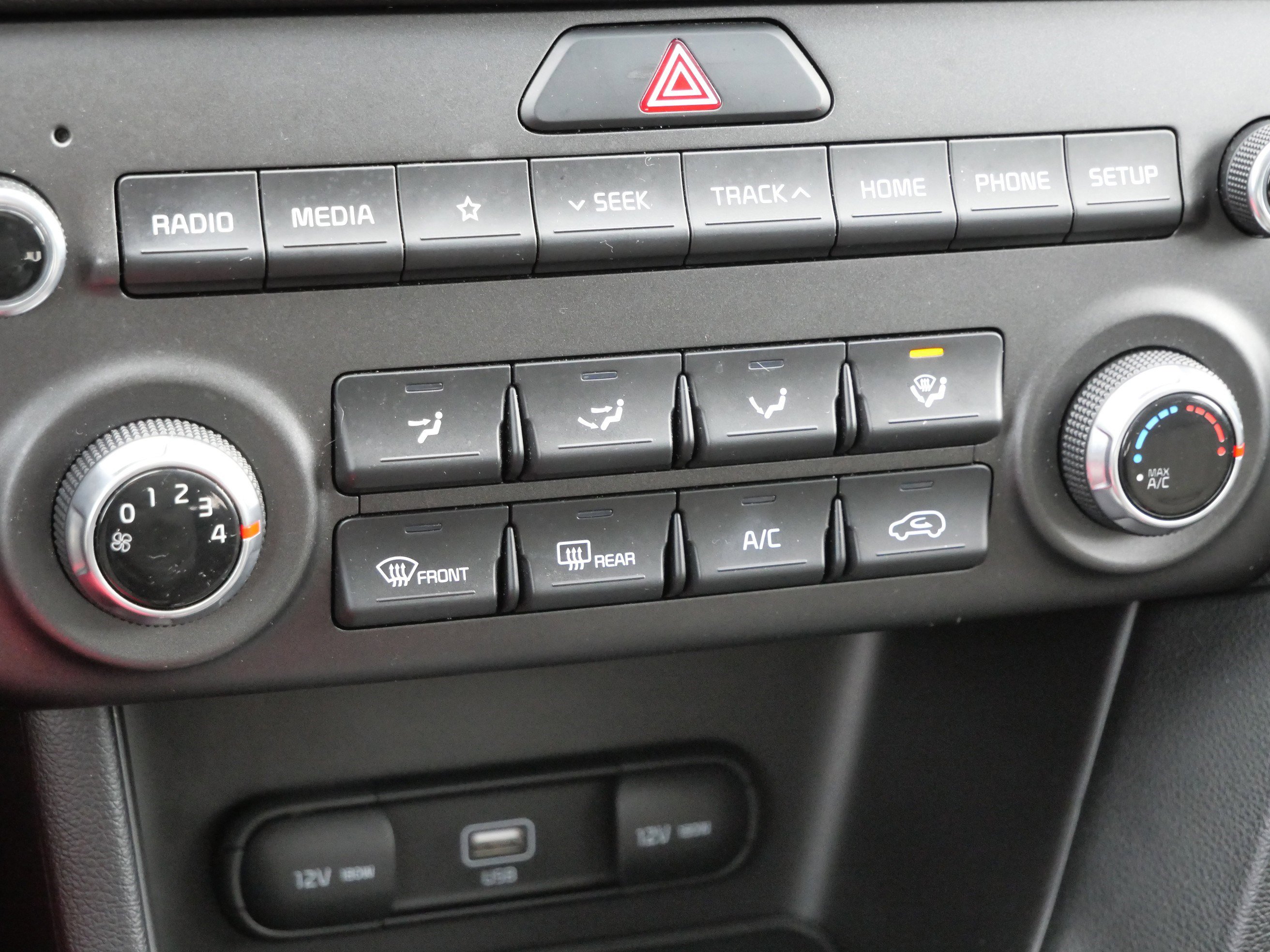 Used 2020 Kia Sportage LX image 24